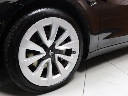 Used 2023 Tesla Model 3 Standard Range image 7