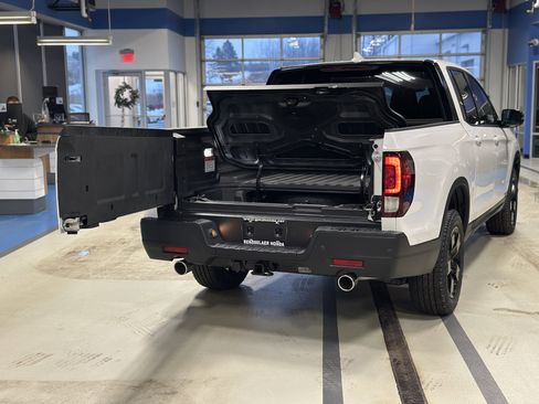 New 2026 Honda Ridgeline Black Edition image 7
