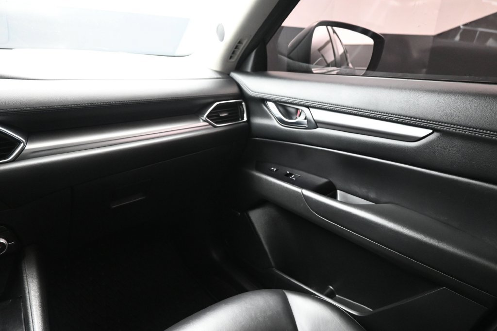 Used 2020 MAZDA CX-5 Touring FWD image 5