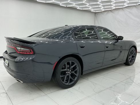 Used 2019 Dodge Charger SXT w/ Blacktop Package RWD image 11