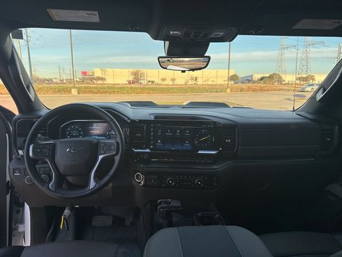 Used 2025 Chevrolet Silverado 1500 ZR2 w/ Technology Package image 17