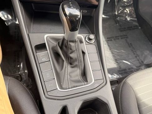 Certified 2025 Volkswagen Jetta S FWD image 28