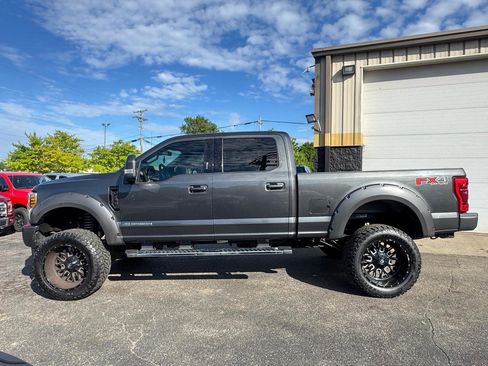 Used 2018 Ford F250 Lariat w/ Lariat Ultimate Package AWD/4WD image 2