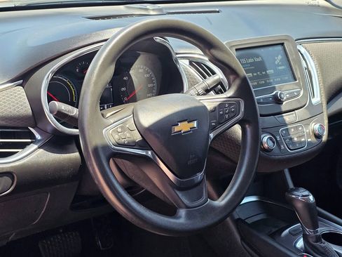 Used 2018 Chevrolet Malibu Hybrid FWD image 16