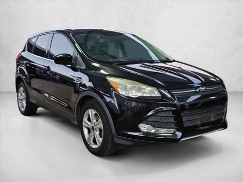 Used 2015 Ford Escape SE image 3