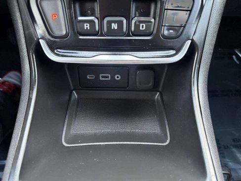 Used 2020 GMC Terrain SLE image 31