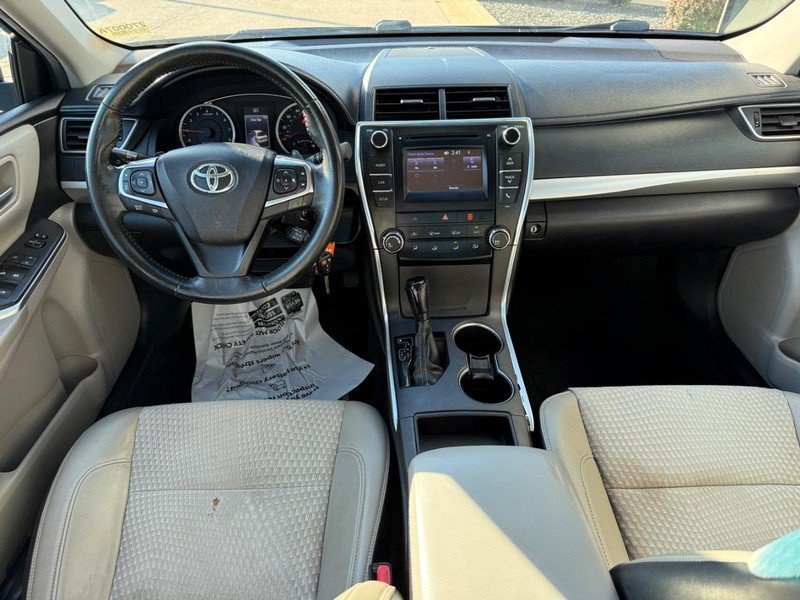 Used 2015 Toyota Camry SE FWD image 13