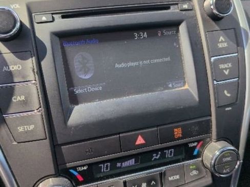 Used 2016 Toyota Camry LE FWD image 12