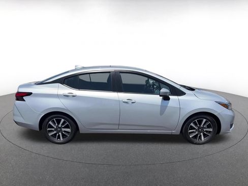 Used 2025 Nissan Versa SV FWD image 16