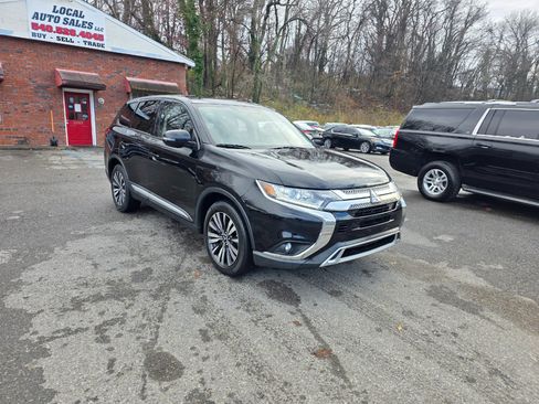 Used 2019 Mitsubishi Outlander SE image 3