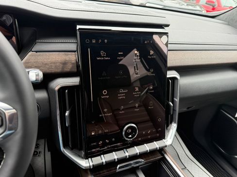 New 2026 GMC Acadia Denali Ultimate w/ LPO, Rugged Package AWD/4WD image 33