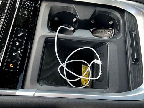 Certified 2025 Nissan Armada Platinum Reserve image 16