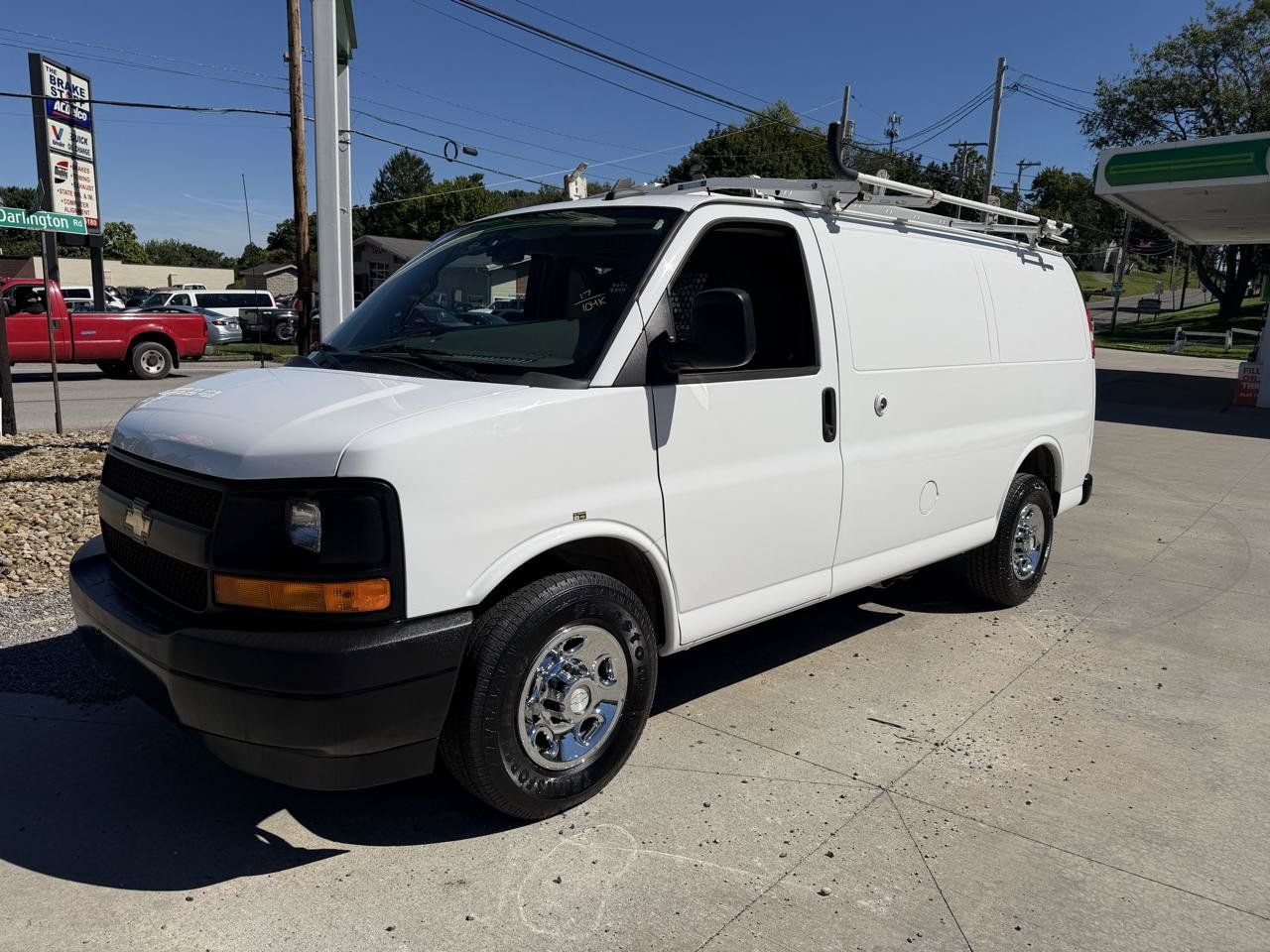 Used 2017 Chevrolet Express 2500 RWD image 24