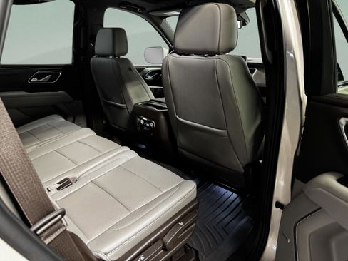 Used 2023 GMC Yukon SLT image 11