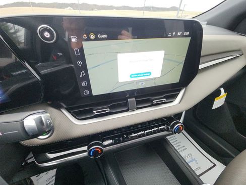 New 2026 Chevrolet Equinox LT w/ Convenience Package II image 18