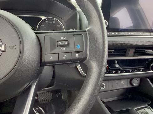 Used 2023 Nissan Rogue SV FWD image 19