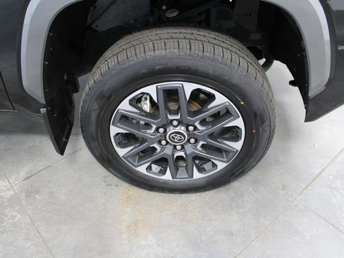 Used 2024 Toyota Tundra Limited image 59