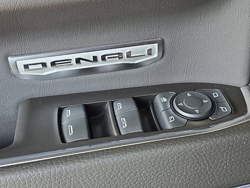Used 2024 GMC Sierra 1500 Denali w/ Denali Reserve Package image 11
