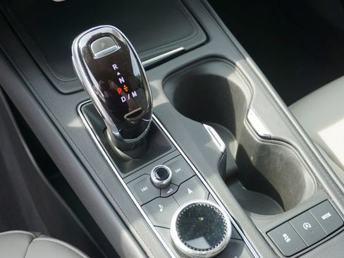 Used 2022 Cadillac XT4 Luxury w/ Cold Weather Package FWD image 35