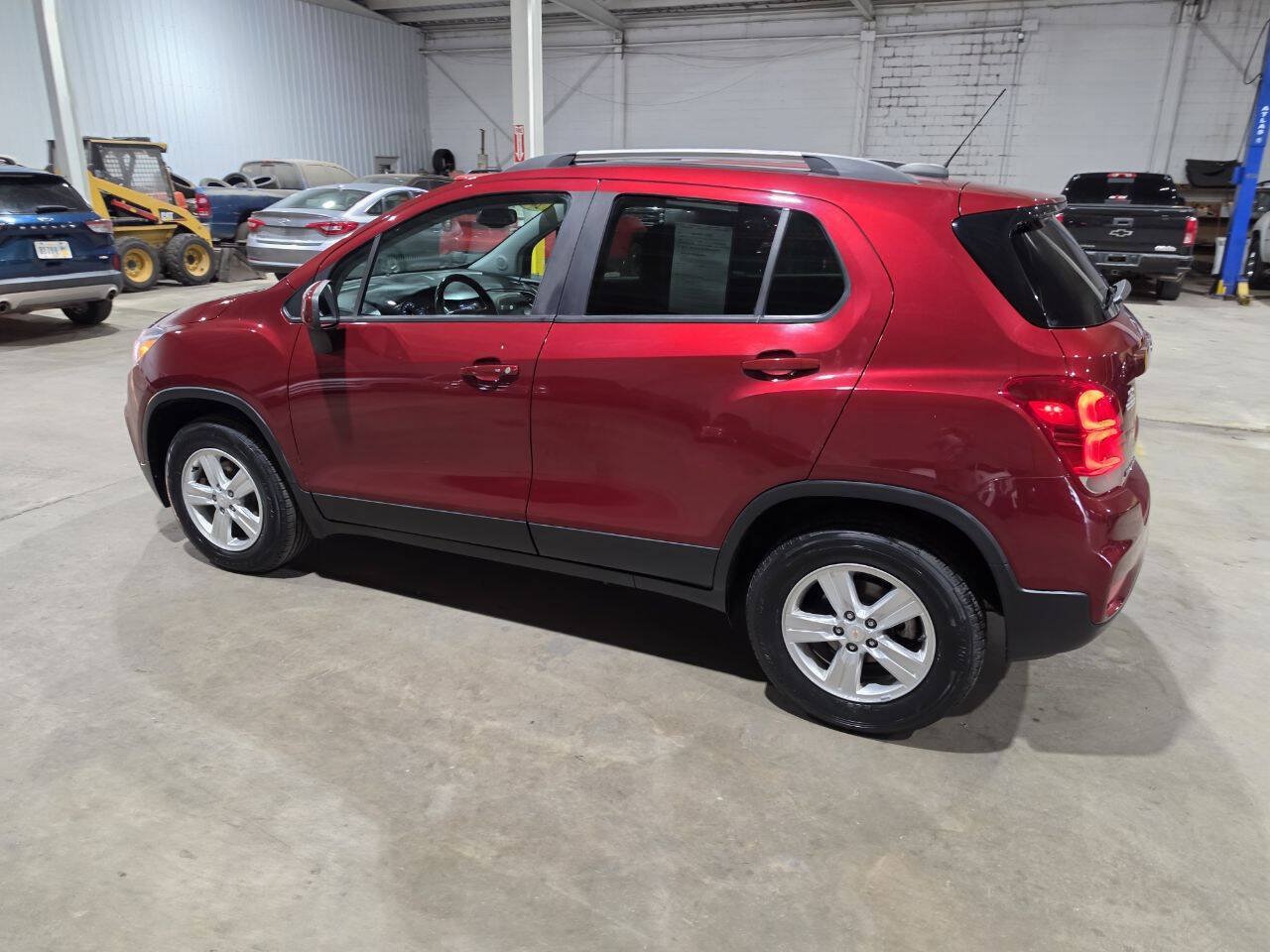 Used 2021 Chevrolet Trax LT w/ LT Convenience Package AWD/4WD image 6