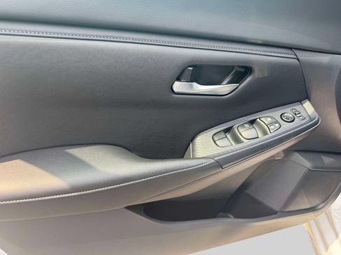 Used 2024 Nissan Sentra SV FWD image 15
