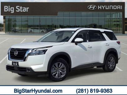 Used 2025 Nissan Pathfinder SV w/ SV Premium Package