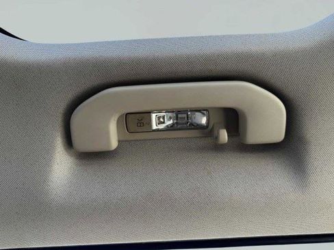 Used 2021 Mercedes-Benz GLB 250 image 40