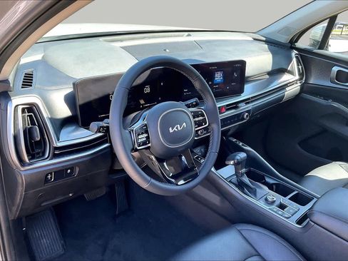 Used 2025 Kia Sorento S w/ Panoramic Sunroof Package FWD image 17