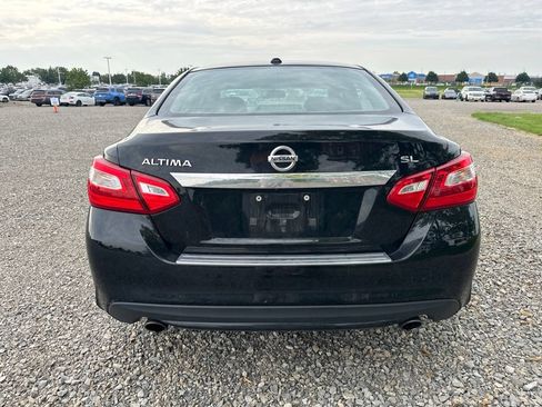 Used 2017 Nissan Altima 2.5 SL w/ 2.5 Technology Package FWD image 10