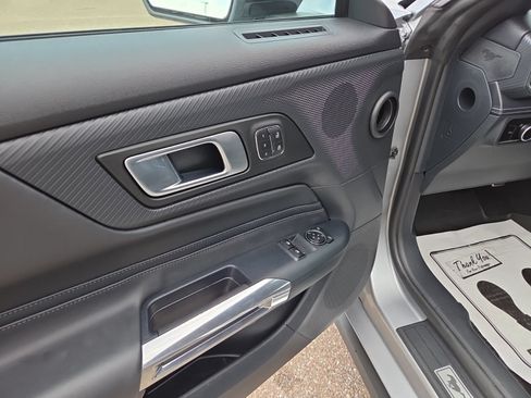 Used 2025 Ford Mustang GT Premium RWD image 14