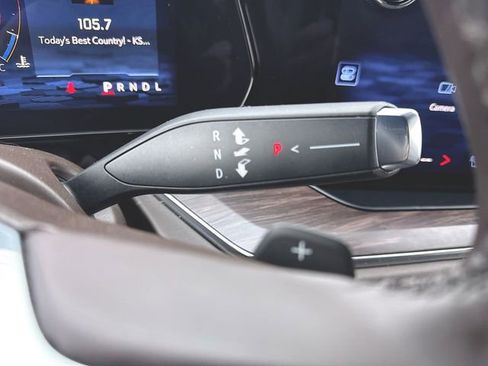 Used 2025 Chevrolet Suburban LT w/ Comfort Package image 16