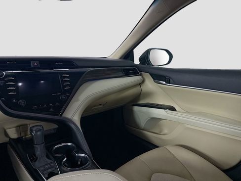 Certified 2020 Toyota Camry XLE image 16