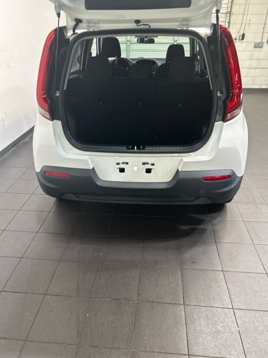 Used 2022 Kia Soul LX FWD image 10