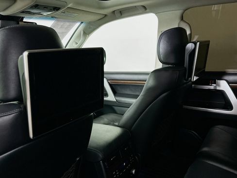 Used 2017 Toyota Land Cruiser AWD/4WD image 27