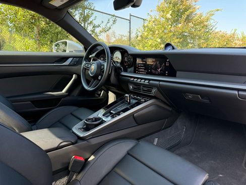Used 2024 Porsche 911 Carrera RWD image 25