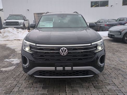 New 2026 Volkswagen Atlas Peak Edition image 8
