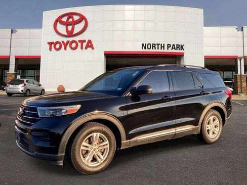 Used 2020 Ford Explorer XLT RWD image 1