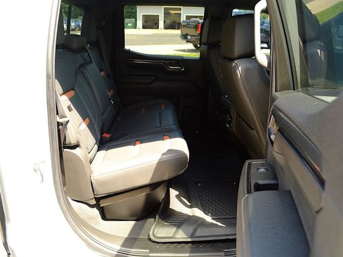 Used 2024 GMC Sierra 1500 AT4 w/ Technology Package AWD/4WD image 18