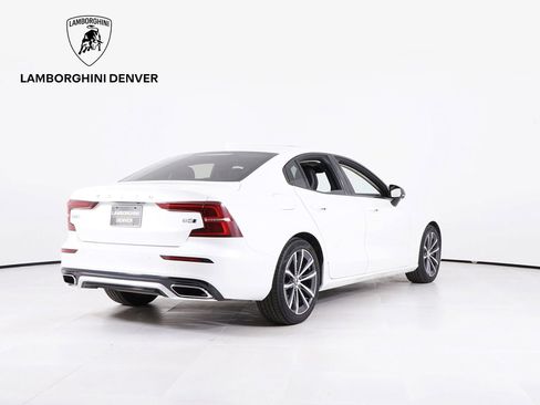 Used 2022 Volvo S60 B5 Momentum AWD/4WD image 8
