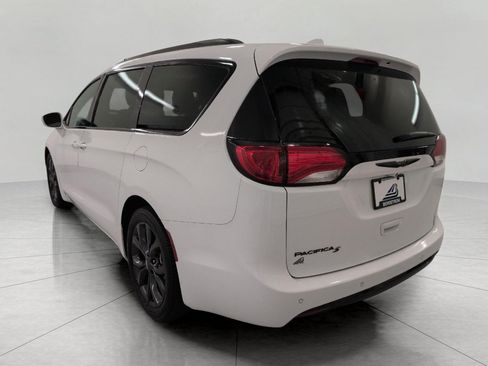 Used 2020 Chrysler Pacifica Touring-L Plus w/ S Appearance Package FWD image 20
