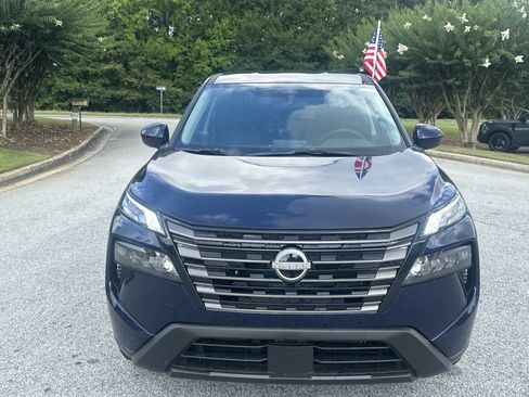 Used 2026 Nissan Rogue SV FWD image 4