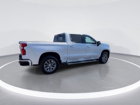 Used 2022 Chevrolet Silverado 1500 High Country w/ Technology Package image 8
