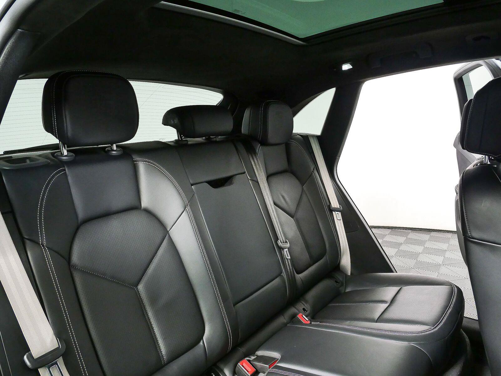 Certified 2023 Porsche Macan GTS AWD/4WD image 24