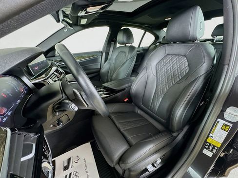 Used 2023 BMW 530i xDrive 530i xDrive w/ Convenience Package image 10