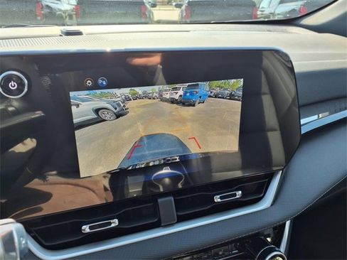 New 2026 Chevrolet Equinox LT w/ Convenience Package II image 17