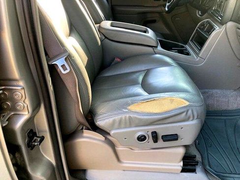 Used 2004 GMC Yukon XL SLT w/ Preferred Equipment Group image 34