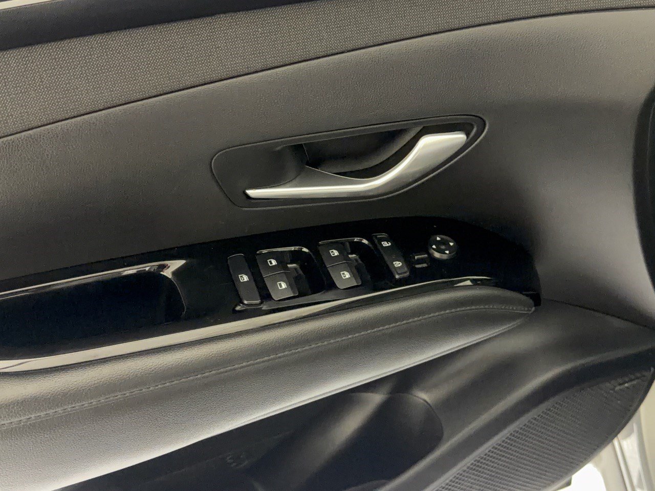 Used 2024 Hyundai Tucson Limited FWD image 15