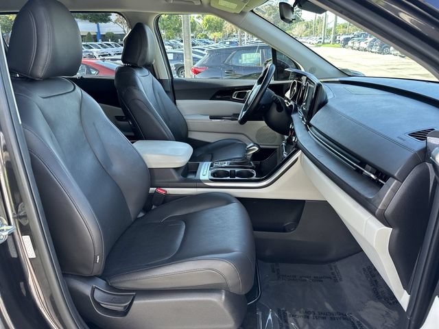 Used 2023 Kia Carnival EX w/ Paint Protection Package FWD image 29