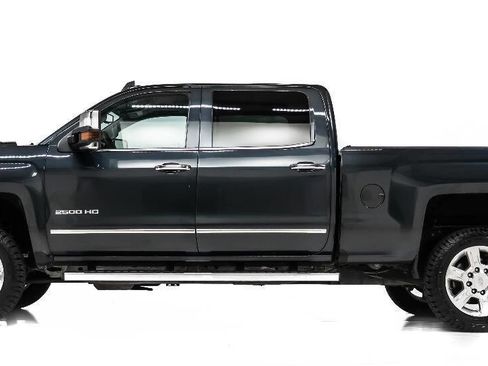 Used 2019 Chevrolet Silverado 2500 LTZ w/ Duramax Plus Package image 6