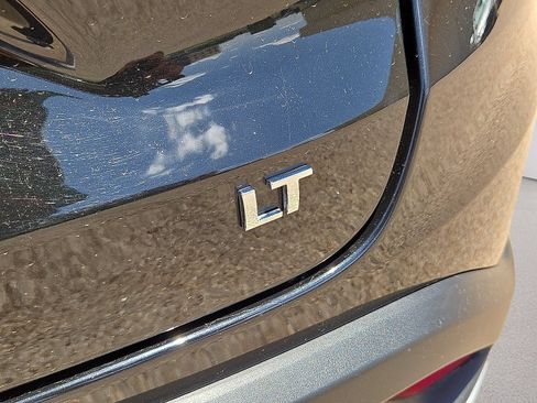 Used 2025 Chevrolet Trax LT FWD image 14